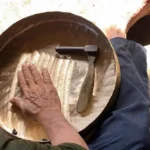 chỉnh sửa cồng chiêng sau khi đúc - hinh 02